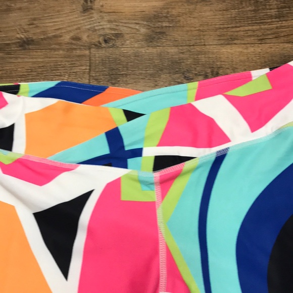 Fabletics Neon Abstract Geo Print Crop Leggings - Picture 3 of 6